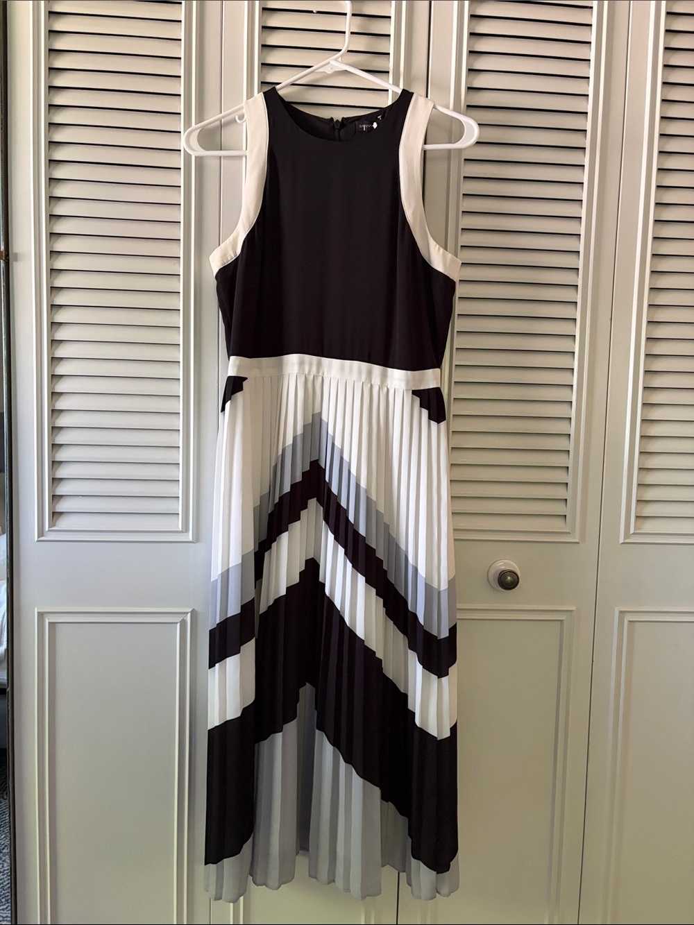 Banana Republic Black and White Pleated Midi Dress